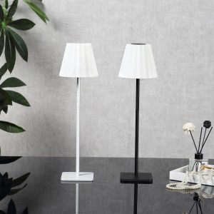 IP44 Multifunction LED Table Lamp Indoor and Outdoor Decorative Desk Lamp 303119